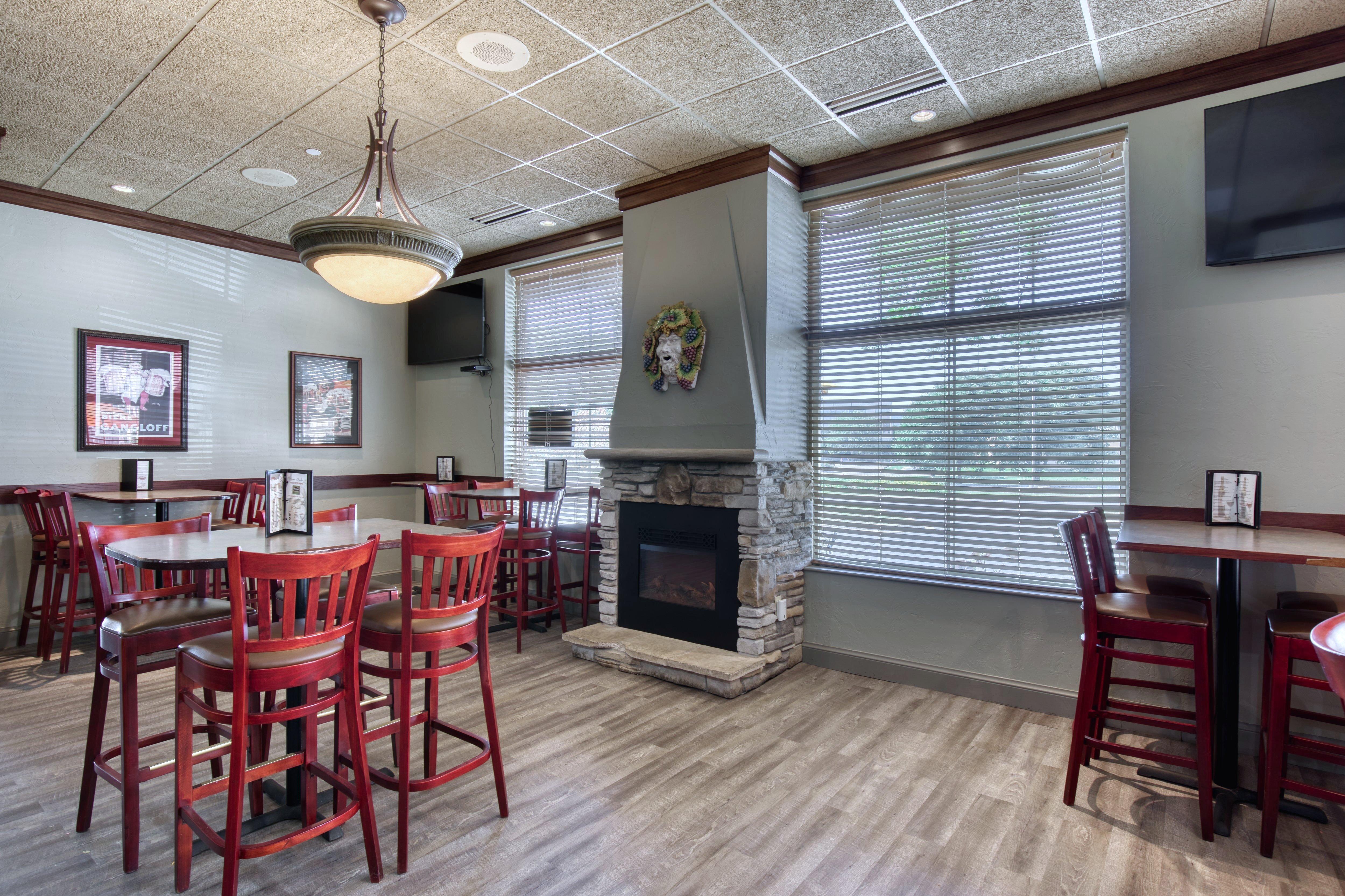 Holiday Inn Hotel & Suites Madison West - Middleton By Ihg Экстерьер фото
