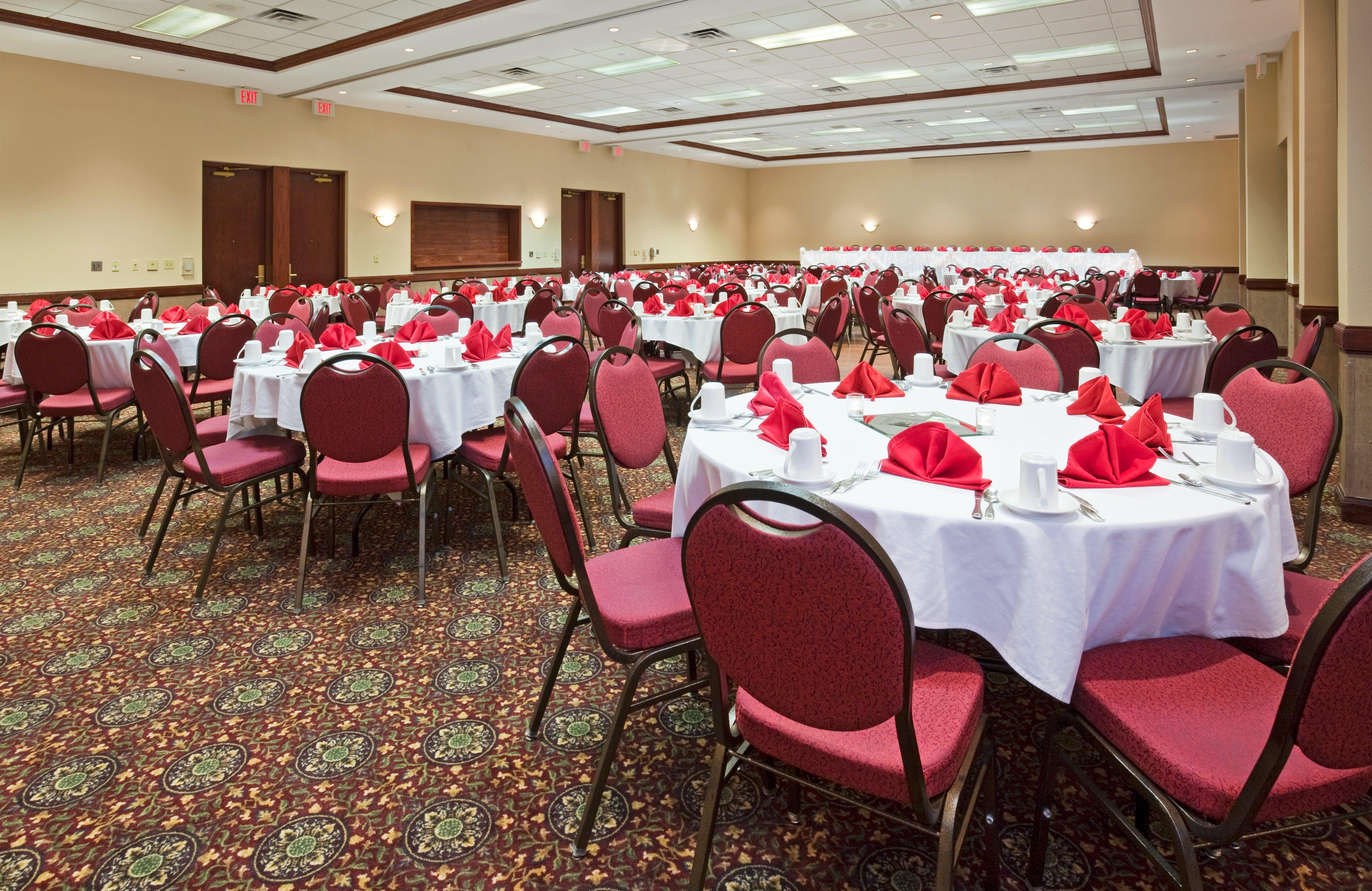 Holiday Inn Hotel & Suites Madison West - Middleton By Ihg Экстерьер фото