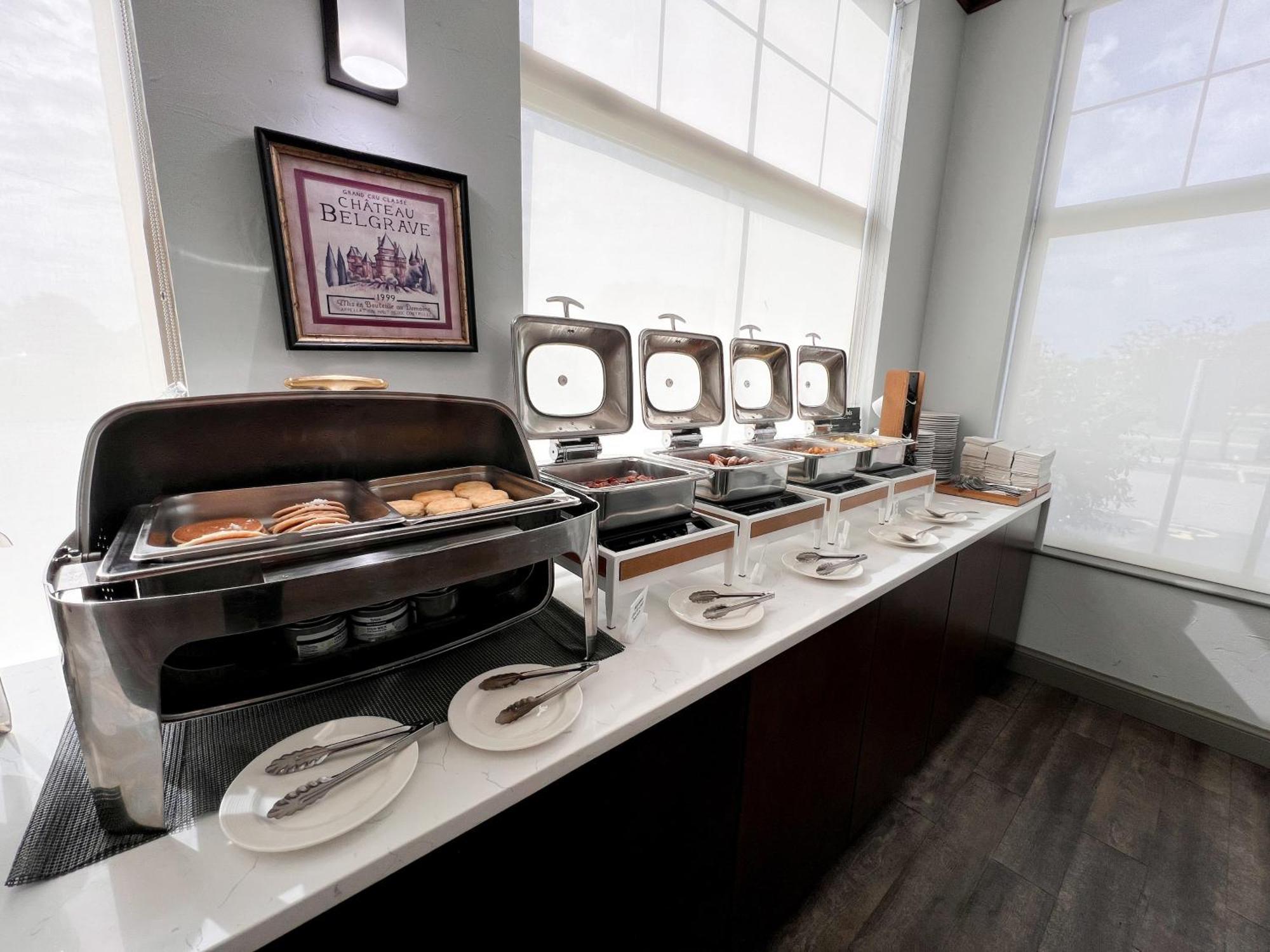 Holiday Inn Hotel & Suites Madison West - Middleton By Ihg Экстерьер фото