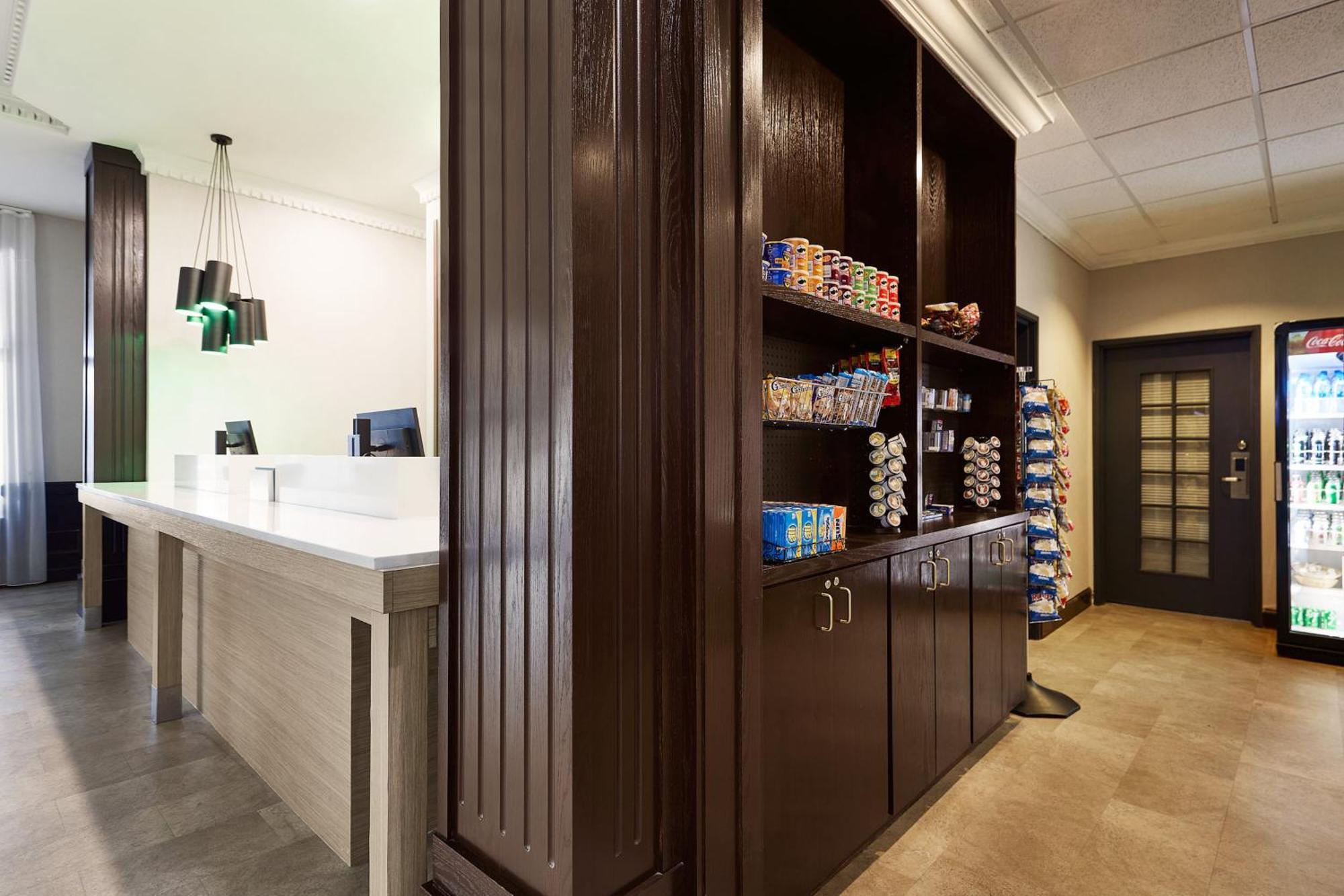 Holiday Inn Hotel & Suites Madison West - Middleton By Ihg Экстерьер фото